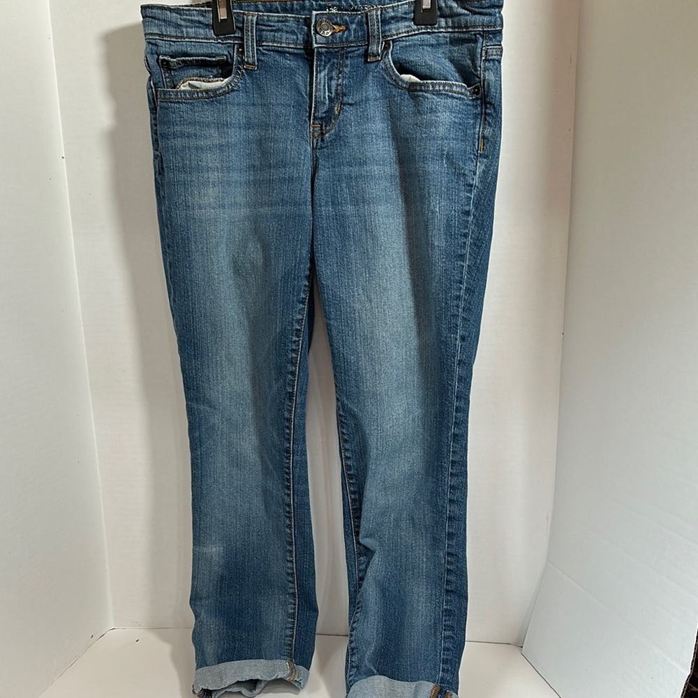 Gap girlfriend fit roll cuff jeans size 8/29